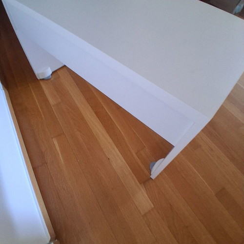 Table white like new, dimensions 90x49.5x50 cm