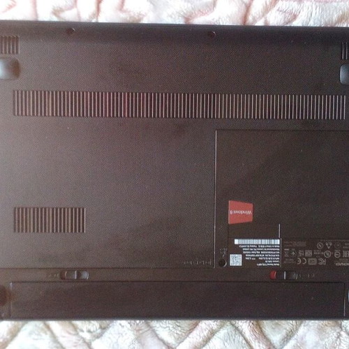 Lenovo G40-30 laptop like new, 14-inch screen, 2GB RAM, HDD