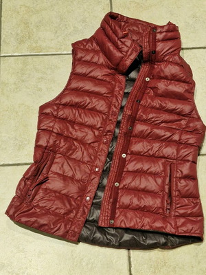 Sleeveless vest used, burgundy, GAP, size S