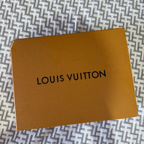 Louis Vuitton sneakers size 41 like new black and white