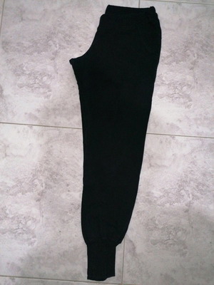 Φόρμα μαύρη μεταχειρισμένη, μέγεθος L, ελαστική καλή ποιότητα