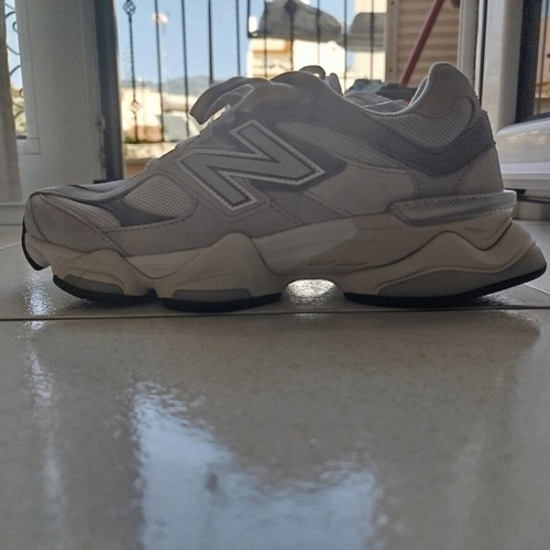 New Balance 9060 MSH sneakers, white and grey, size 41