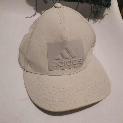 Adidas hat used, size M