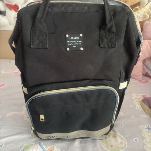 Le Queen diaper bag with changing mat and insulated bottle pockets