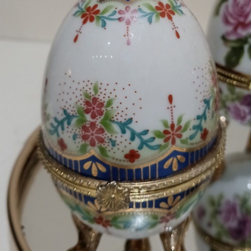Limoges porcelain decorative eggs set of 3 like new