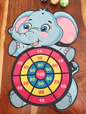 Children's wall target game with elephant and 3 balls new
