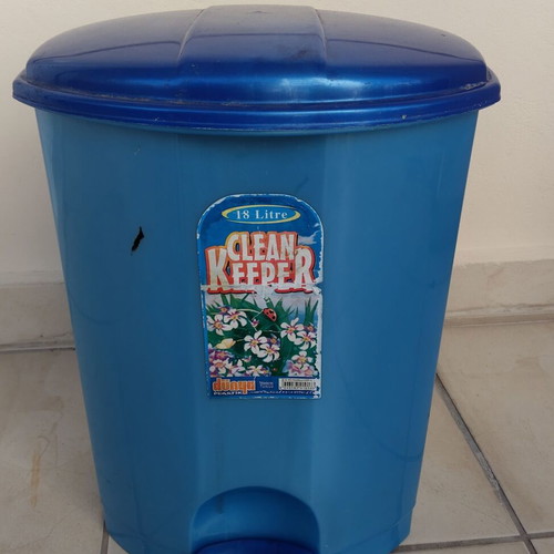 Pedal bin 18 liters used, clean condition