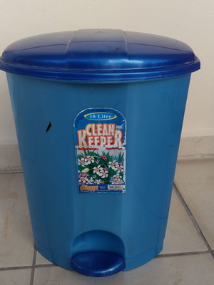Pedal bin 18 liters used, clean condition