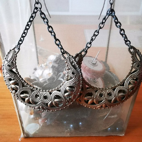 Earrings pair used, ethnic dangle