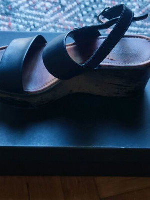 Lasocki Black Platforms size 36 like new