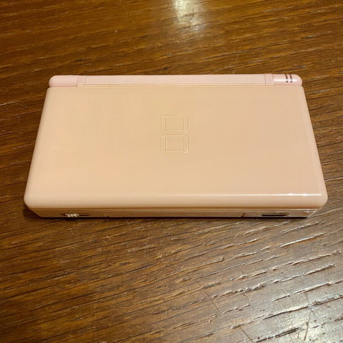 Nintendo DS Lite Pink console like new with charger and stylus
