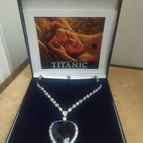 THE JEWEL OF THE TITANIC (THE HEART OF THE OCEAN)