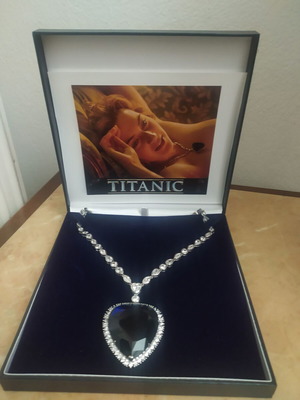 THE JEWEL OF THE TITANIC (THE HEART OF THE OCEAN)