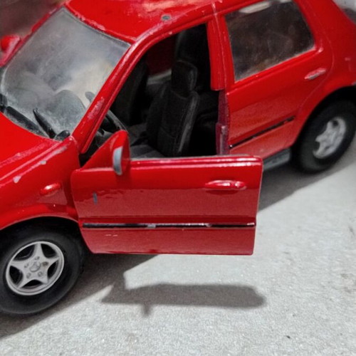 Welly Mercedes-Benz M Class 1/32 scale used