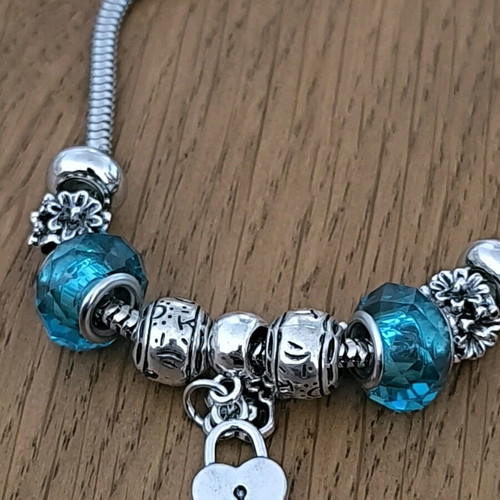 Women's Charm Bracelet with Heart and Blue Beads new