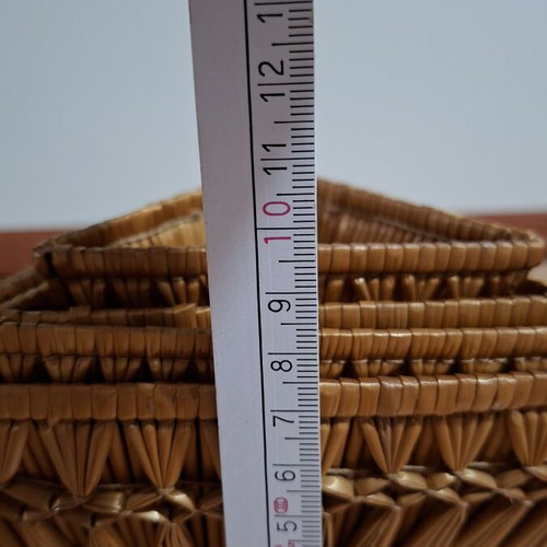 Wicker baskets used, triangular shape, practical for every use