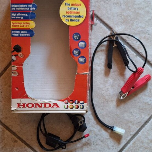 Honda Optimate 3 Battery Charger like new, 0.6A