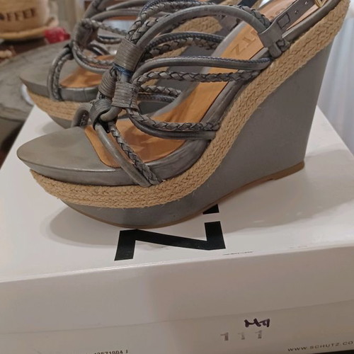 Schutz gray platform sandals size 36 leather like new
