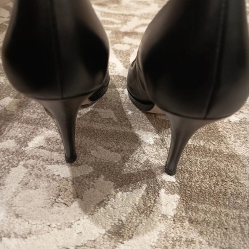 Mourtzi black leather pumps size 38