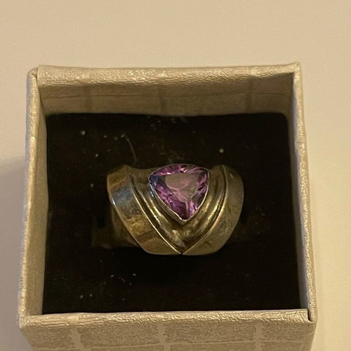 Silver ring with purple zircon like new
