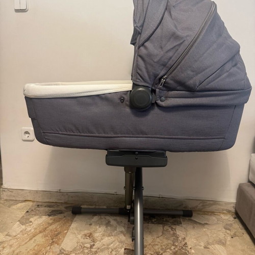 Inglesina port bebe like new with base for Trilogy 3 in 1