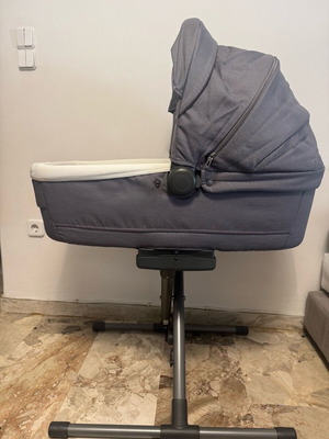 Inglesina port bebe like new with base for Trilogy 3 in 1
