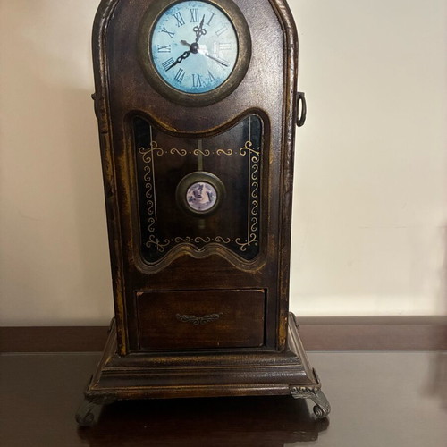 table clock