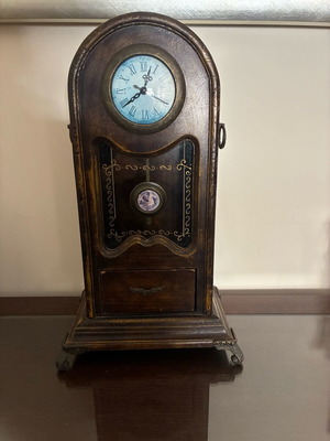 table clock