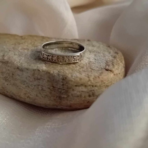 Elegant silver ring used, silver 925, weight 3 g, diameter 17 mm