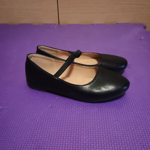 MariKelly ballerinas size 32 like new, black matte