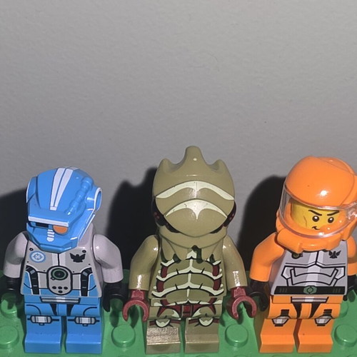 Lego Space Galaxy Squad minifigures used set