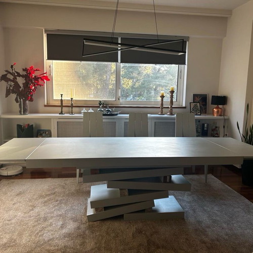Solid wood Italian dining set extendable with 6 chairs like new