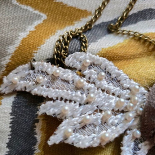 Handmade vintage necklace new, white and brown