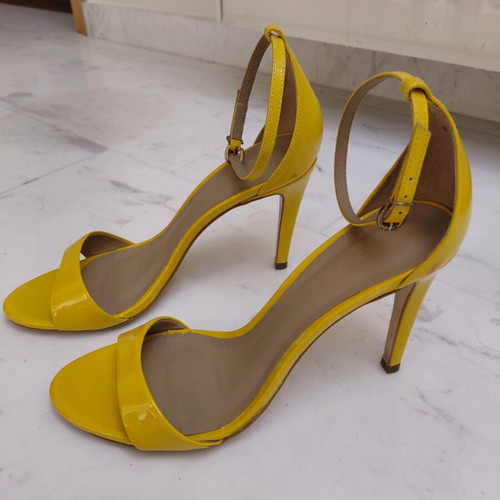 Nak yellow sandals size 39