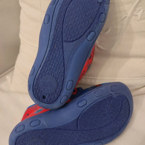 Spiderman kids slippers size 28 like new, multicolor