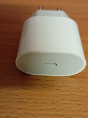Apple charger C type original used, good working condition
