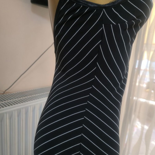 Fitted striped dress with open back, like new, black and white