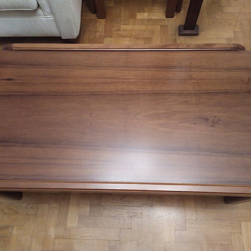 Set of 2 wooden coffee tables, one large and one small