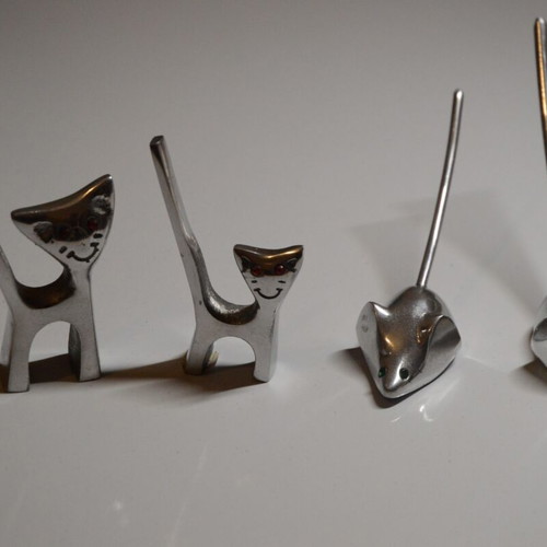 Metal decorative cat and mouse antiques set