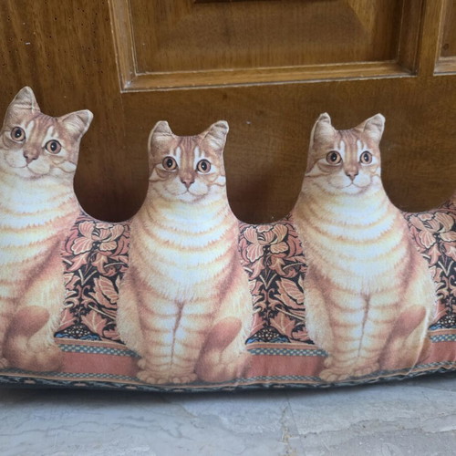Doorstop with Cats like new, collectible art from America