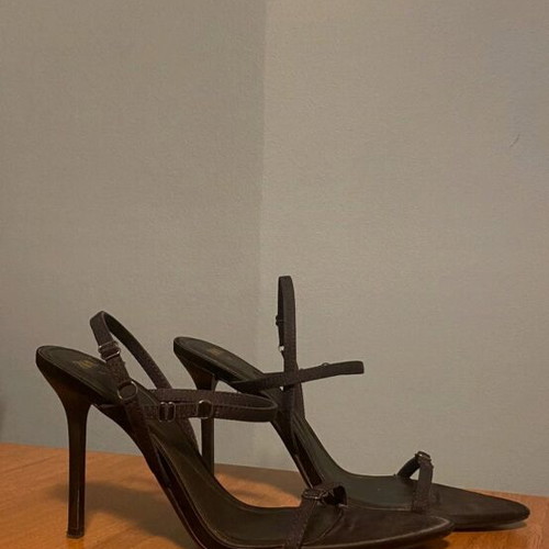 Zara sandals like new, size 40, narrow fit