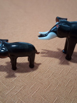 Mourano style elephant figurines like new
