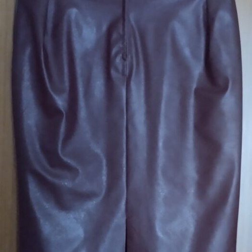 Leather skirt medium burgundy like new