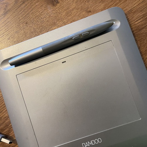 Wacom Bamboo One CTF-430 graphics tablet used, ideal for Osu!