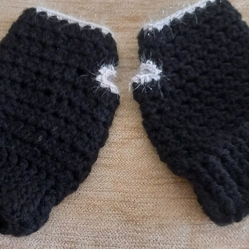 Knitted gloves handmade, very warm, new