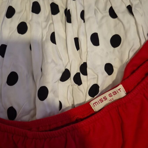 Miss Evita set like new, white and red