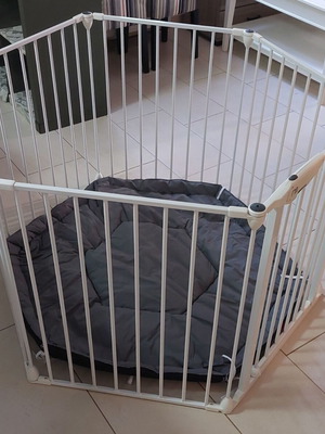 Metal playpen for baby used, excellent condition