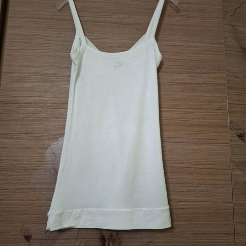 Girls' tank top like new with silver crystal details