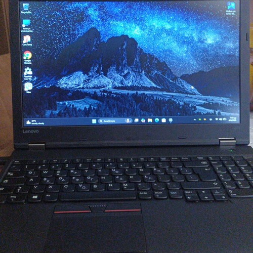 Lenovo ThinkPad L570 laptop like new with Windows 11 Pro and activated Office
