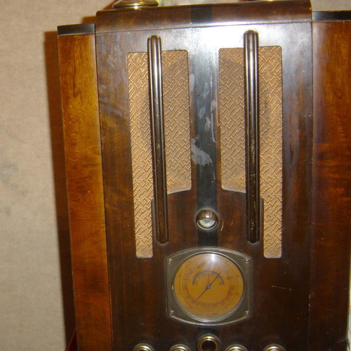 RCA antique radio from the 1930s used, rare collectible piece